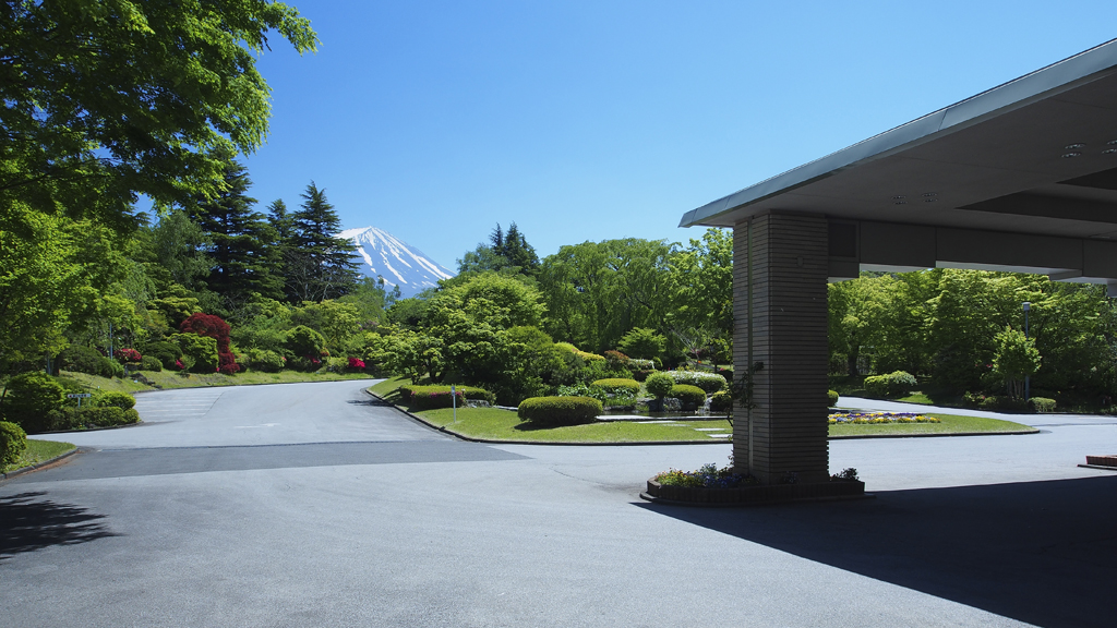 正面玄関脇からの景色