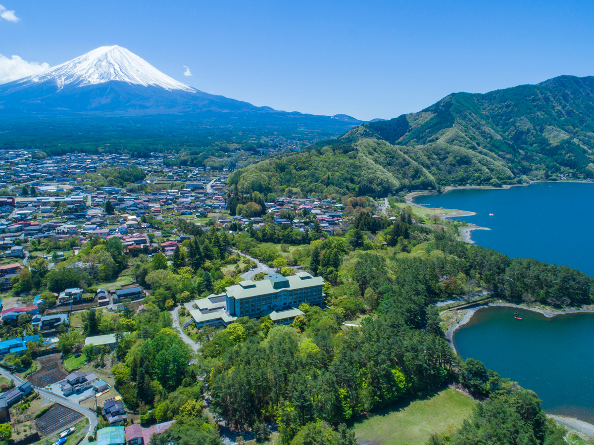 ホテルは河口湖にも近く、富士山と河口湖を楽しめます